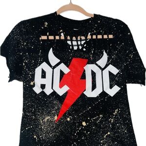 AC/DC Women’s Distressed Crop Black Graphic T-Shirt